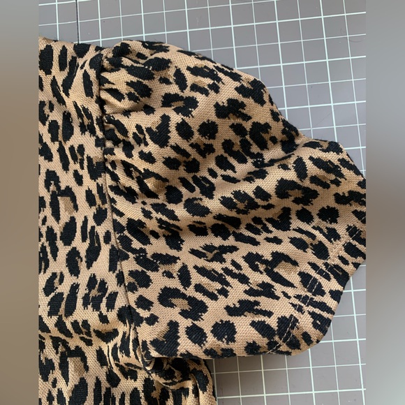 Fresh leopard print top. - Picture 2 of 3